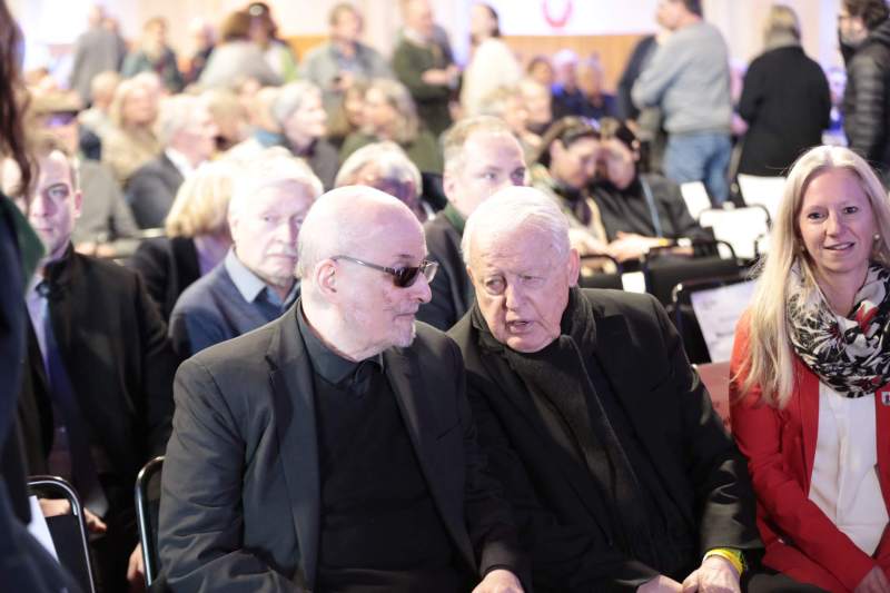 Salman Rushdie mit Ex-Kanzler Franz Vranitzky und Heidenreichsteins Bürgermeisterin Alexandra Weber.